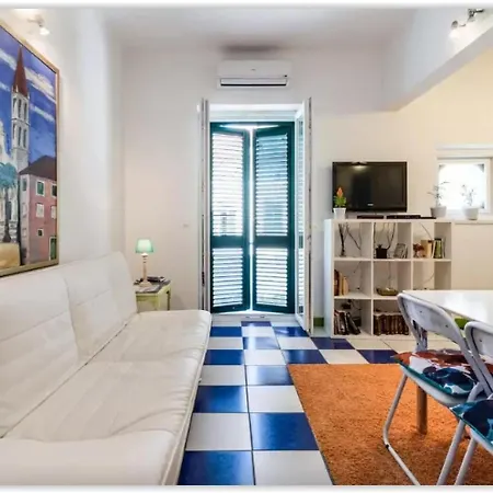 Nice Flat In City Center Апартаменты Сплит