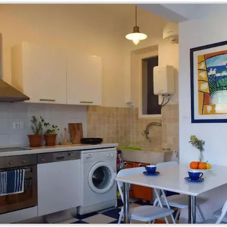 Nice Flat In City Center Apartman Split